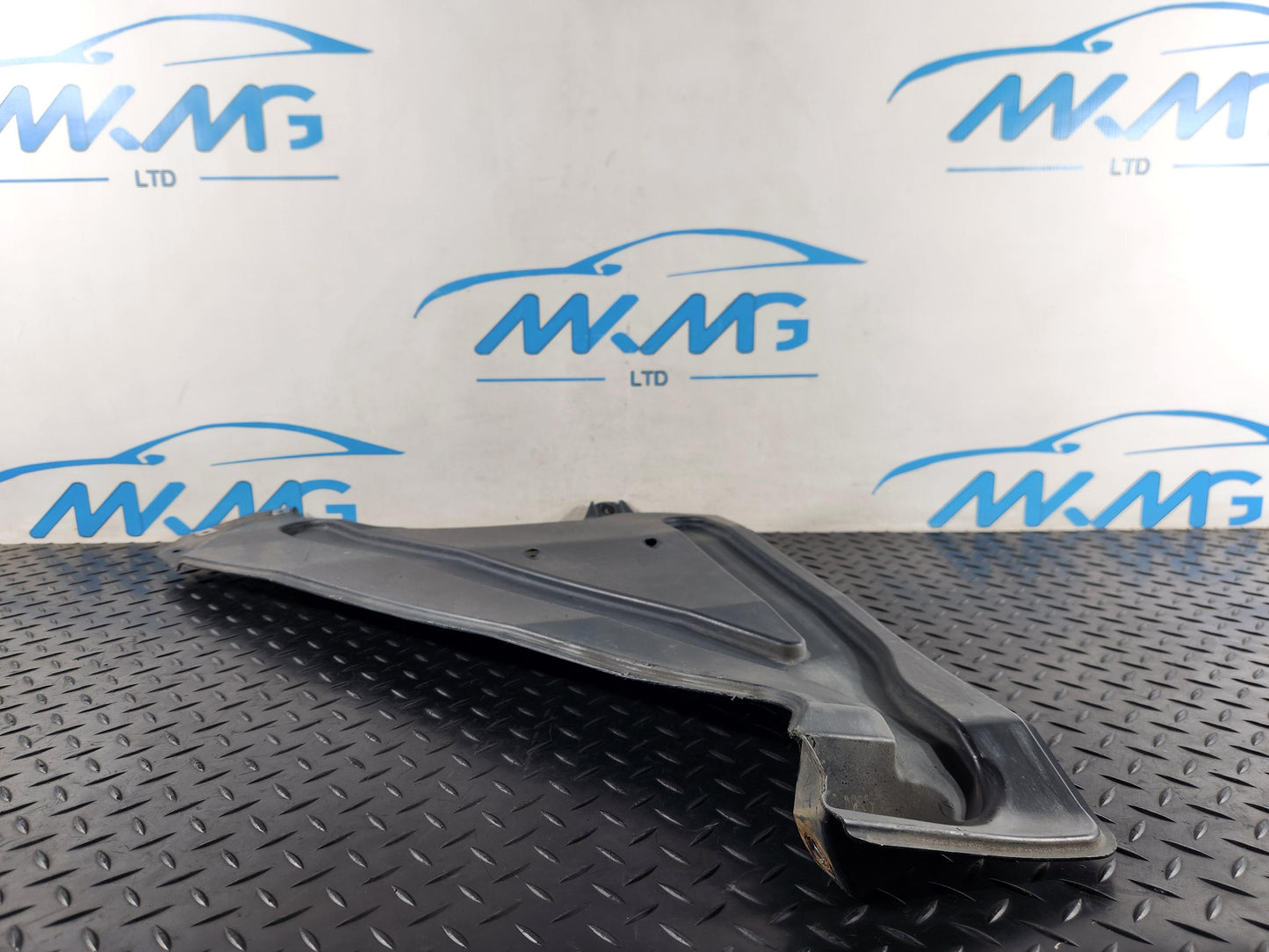 Audi Q7 4M Genuine Rear Right Underbody Cover 4M0825219D