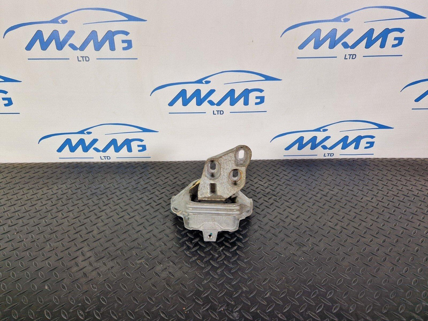 14-20 MERCEDES BENZ GLA 200 X156 GENUINE 2.1 CDI ENGINE MOUNT BRACKET AC46000DF