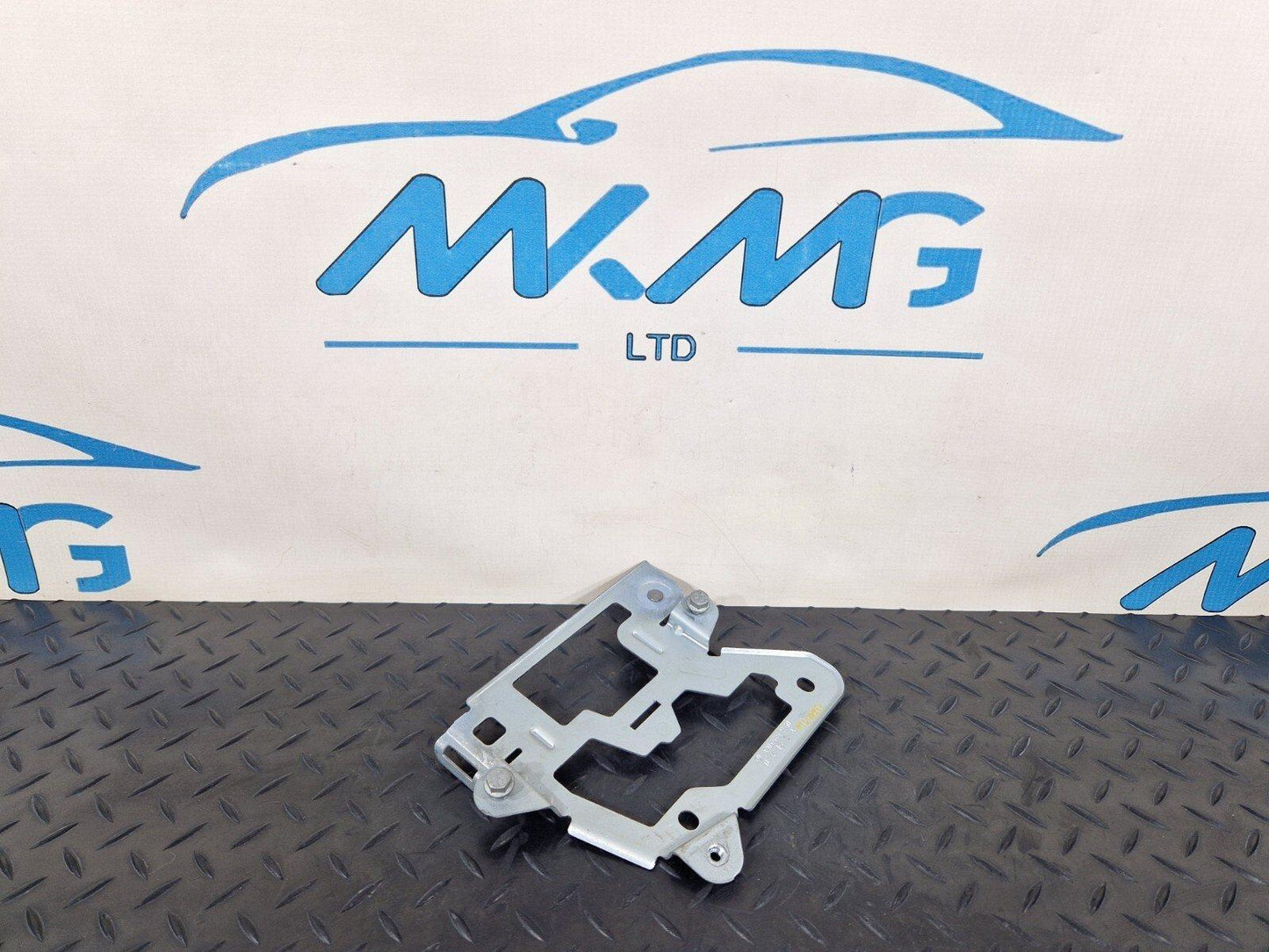 14-21 MERCEDES-BENZ C-CLASS C250D W205 OEM CONTROL MODULE BRACKET A2055452240