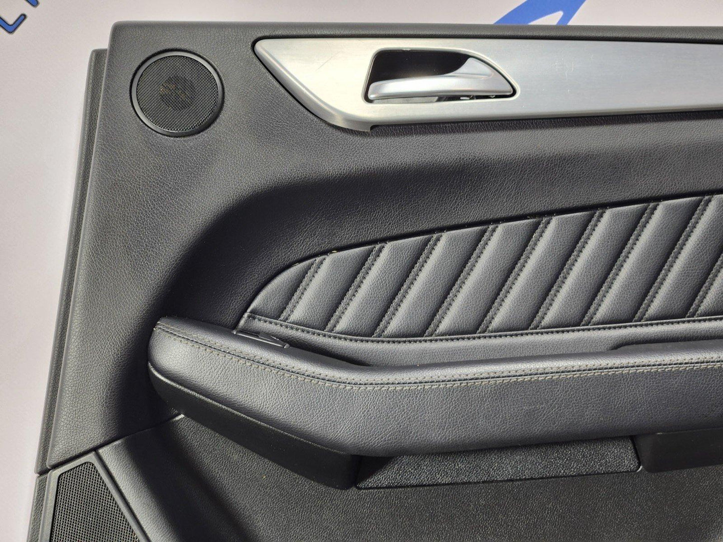 11-19 MERCEDES BENZ ML W166 GENUINE REAR RIGHT O/S/R LEATHER DOOR CARD PANEL