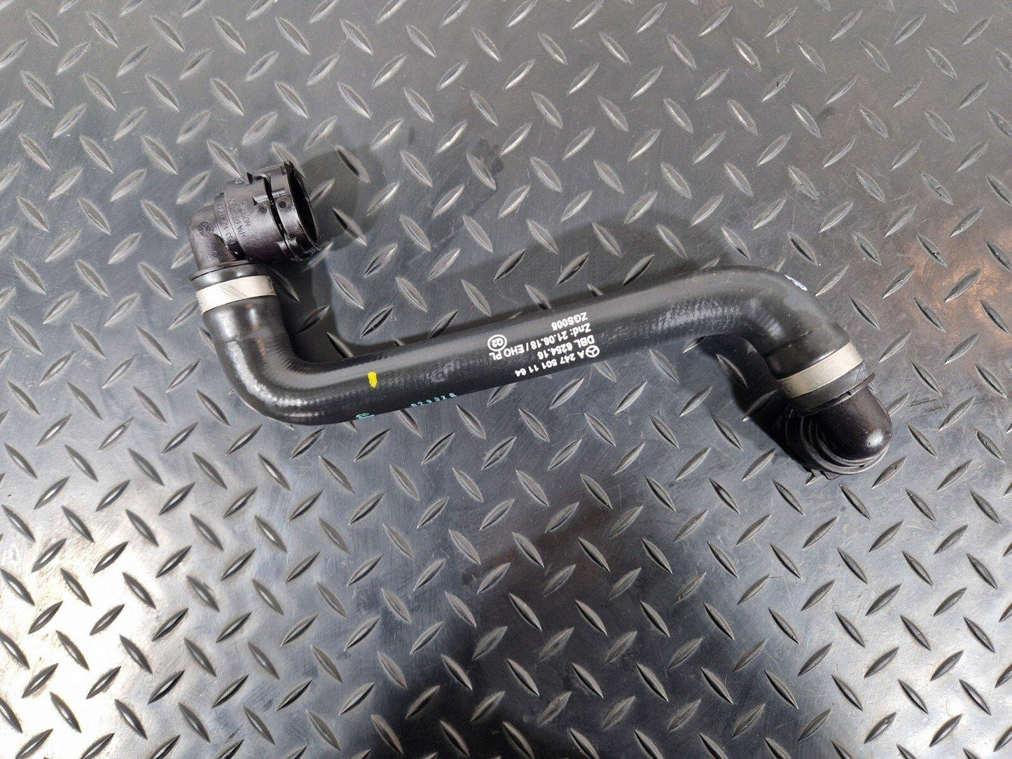19-ON MERCEDES BENZ CLA C118 WATER COOLANT RADIATOR PIPE A2475011164