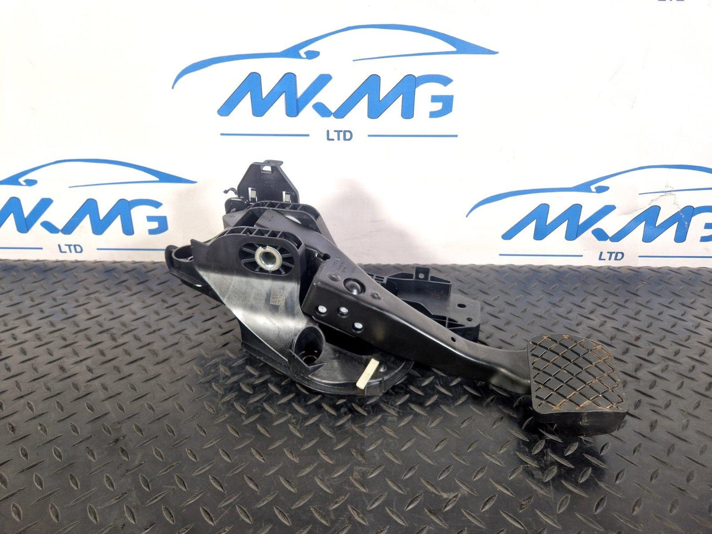 17-20 VW GOLF MK7 MK7.5 GENUINE BRAKE PEDAL ASSEMBLY 5Q2723058AN