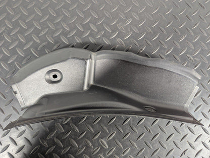 11-19 MERCEDES BENZ ML W166 GENUINE REAR RIGHT SIDE SEAL TRIM A1666910208