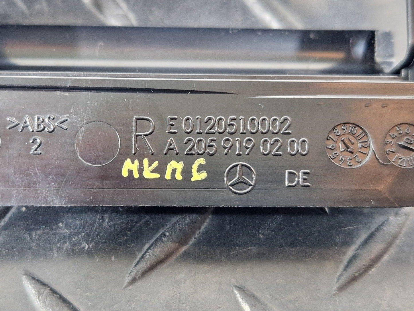 14-21 MERCEDES BENZ C200d W205 OEM FRONT SEAT GUIDE RAIL END COVER A2059190200