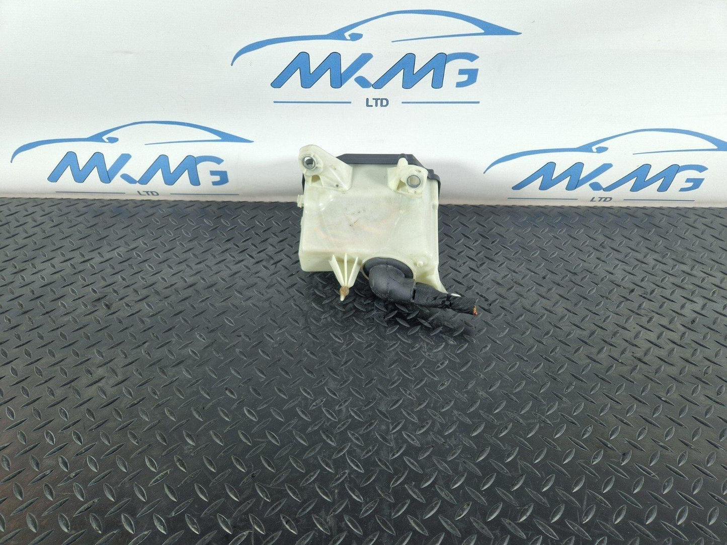 14-21 MERCEDES BENZ C200 W205 GENUINE OEM FUSE BOX A2059981301 A2055402428