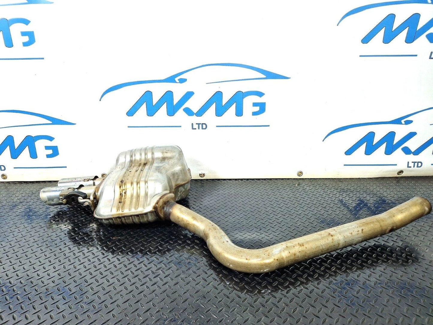 16-19 AUDI A4 B9 S-LINE GENUINE REAR EXHAUST BOX 8W0253611A