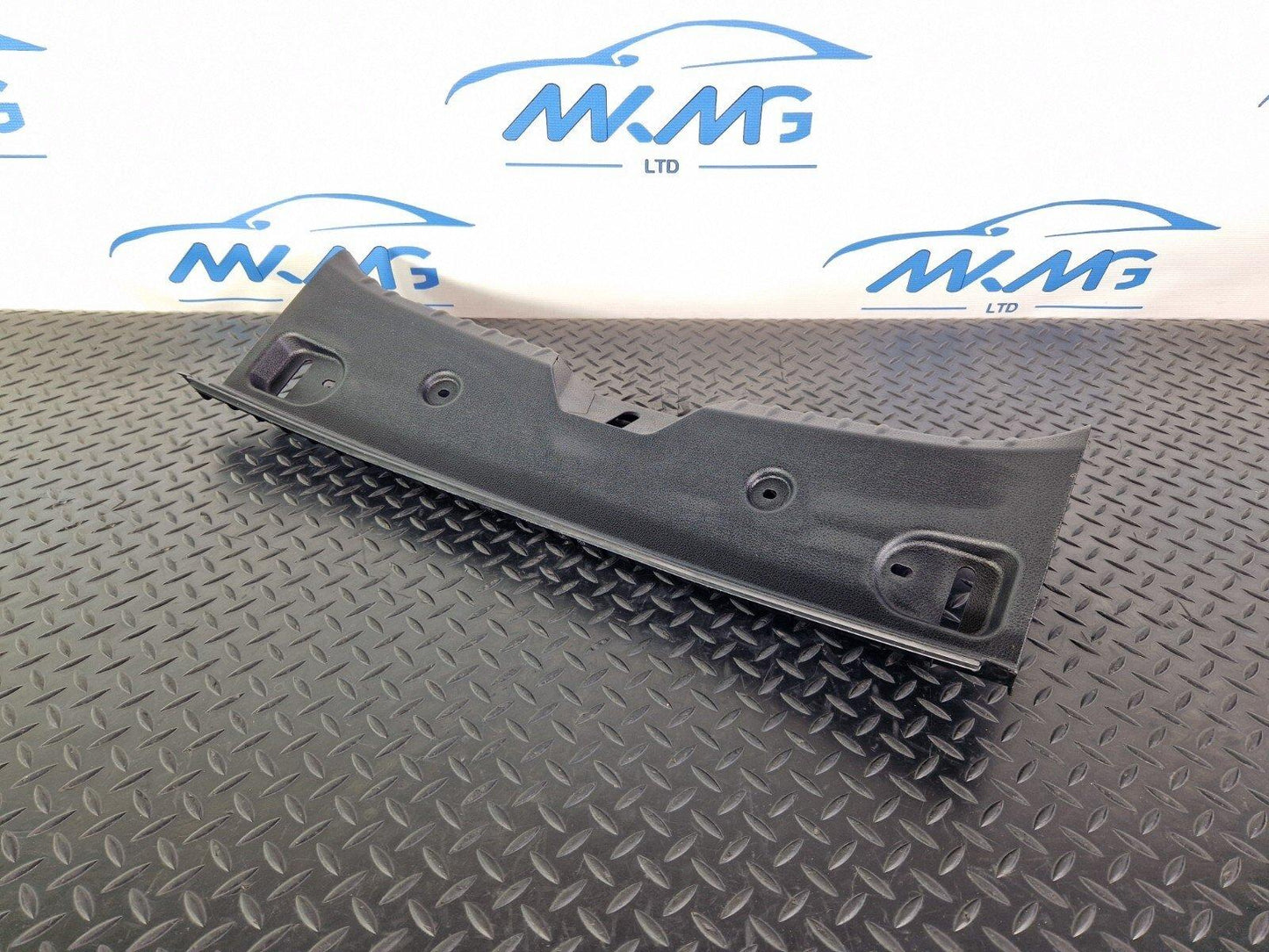 14-16 BMW 2 SERIES F22 GENUINE BOOT LID LOADING TRIM COVER PANEL 7296038