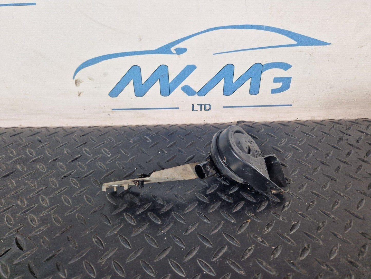 10-18 VW TOUAREG 7P GENUINE HORN SIGNAL HIGH TUNE 7P6951206B 7P6951223A