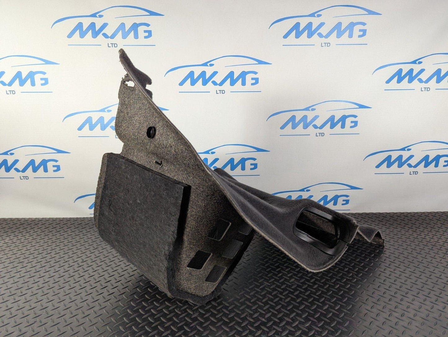 10-17 AUDI A8 4H  REAR RIGHT BOOT SIDE TRUNK CARPET PANEL 4H0863880D