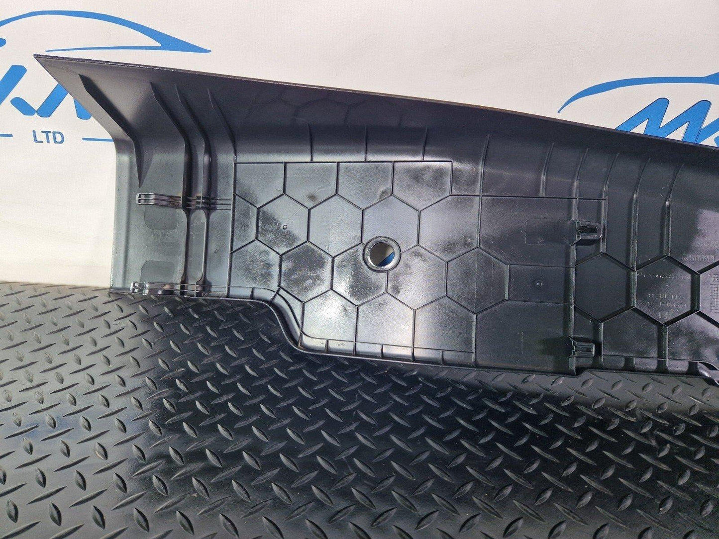 MERCEDES BENZ SPRINTER W907 W910 LEFT SIDE B PILLAR TRIM COVER A9076903200