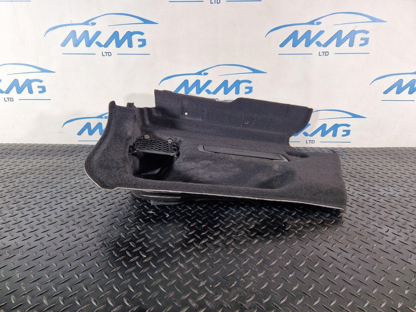 19-ON MERCEDES BENZ B CLASS W247 GENUINE REAR RIGHT SIDE TRUNK TRIM A2476905403