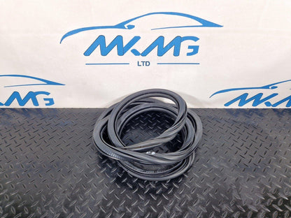 12-18 AUDI A6 C7 REAR LEFT DOOR RUBBER SEAL FITS BOTH LEFT OR RIGHT 4G5833721A