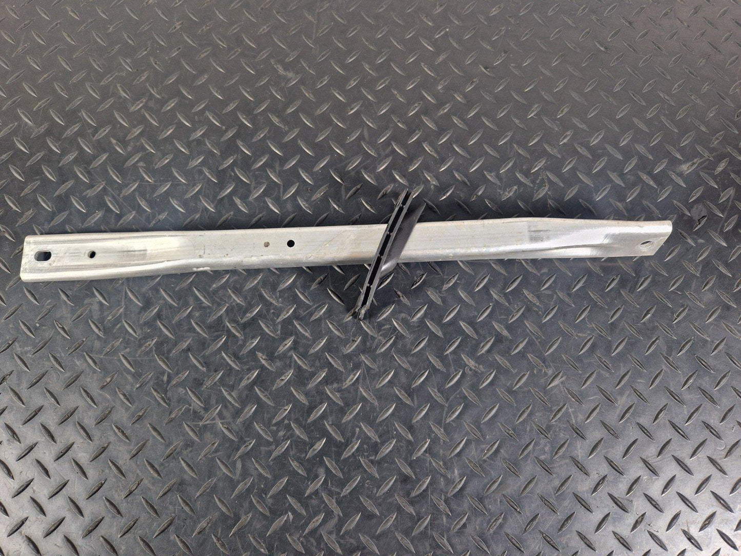 16-23 AUDI S5 COUPE GENUINE FRONT ENGINE COMPARTMENT STRUT BAR 8W0605646B