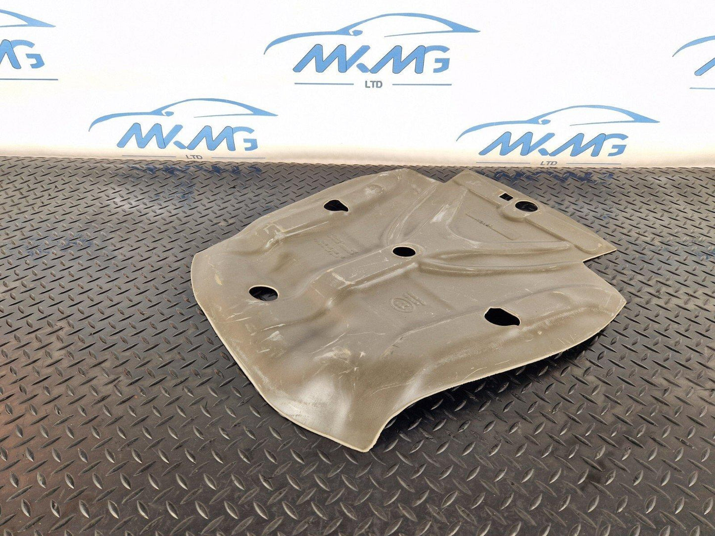14-20 MERCEDES BENZ GLA X156 REAR BOOT SPARE WHEEL COMPARTMENT INSULATION PANEL