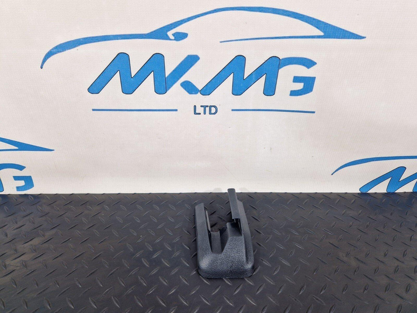 19-ON MERCEDES BENZ CLA C118 FRONT LEFT SEAT GUIDE RAIL COVER TRIM A1779193500