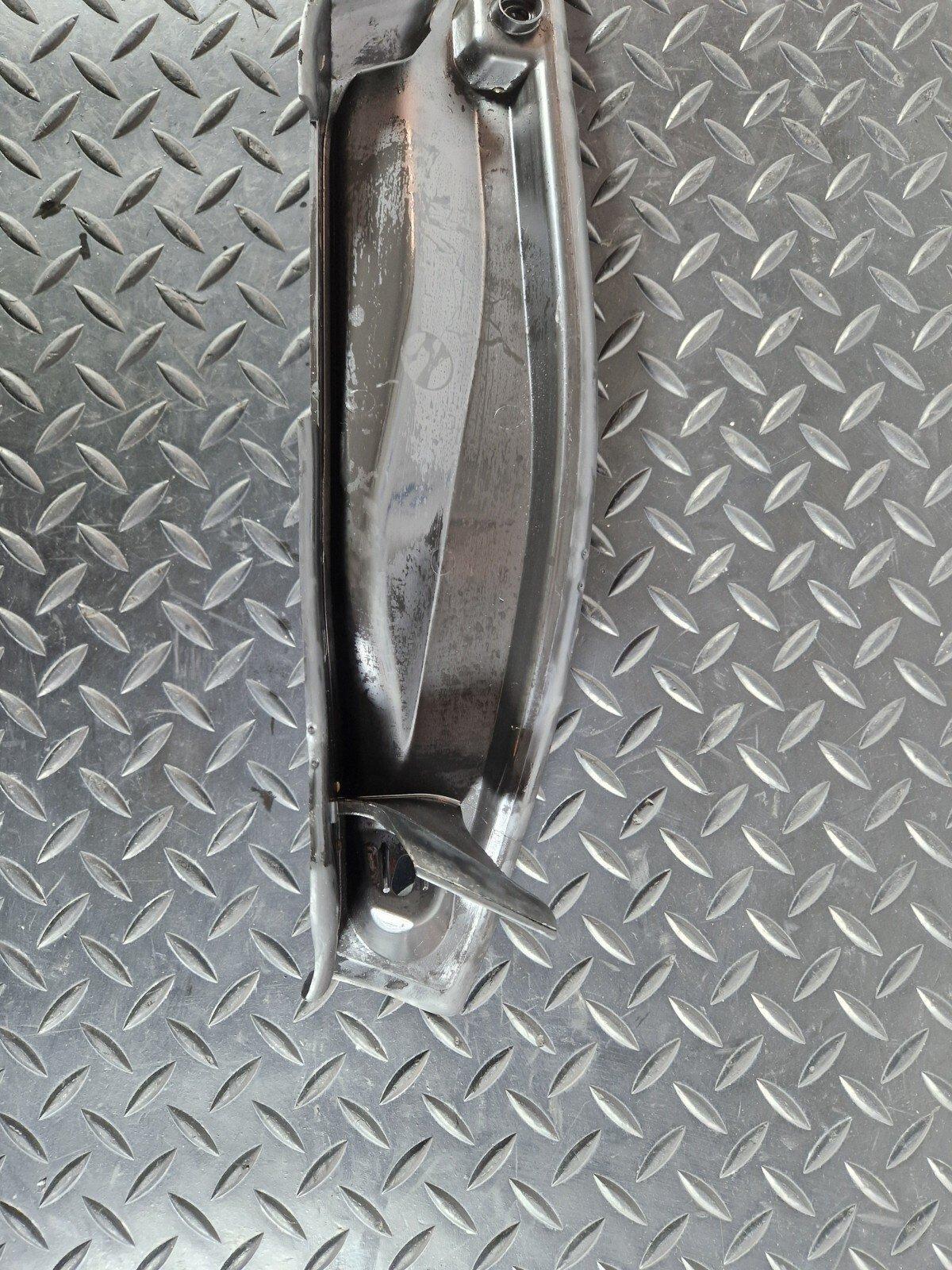 20-24 BMW 1 SERIES F40SEALING SEAL SIDE PANEL TOP LEFT N/S HOOD 7450919