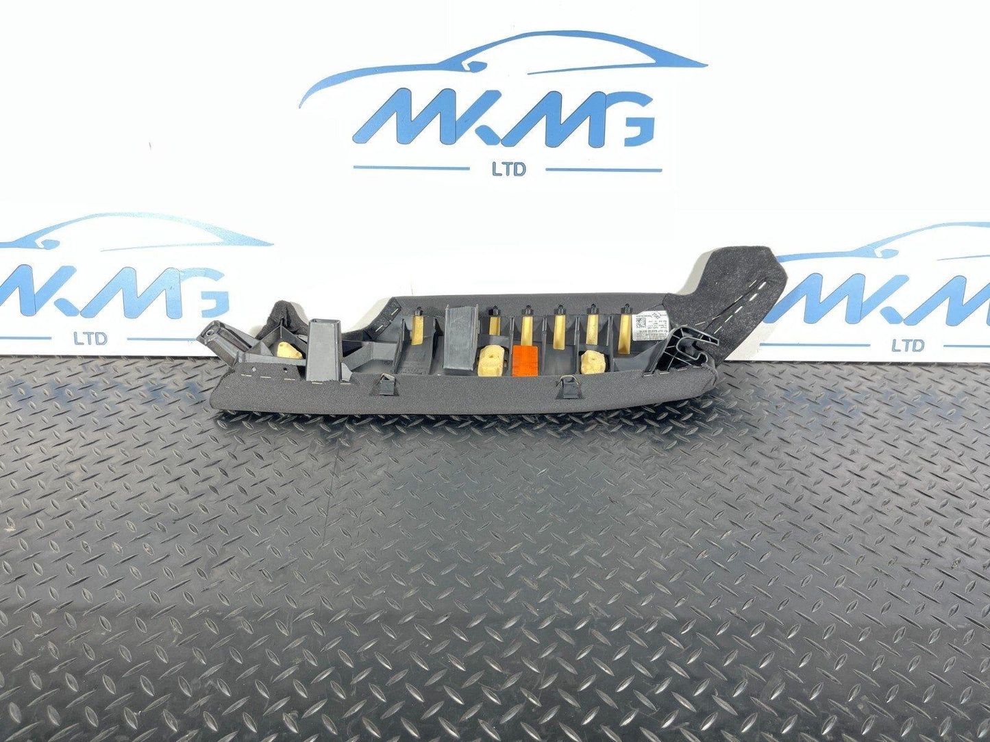 16-19 AUDI A4 B9 ESTATE GENUINE REAR RIGHT DRIVER SIDE CLOTH BOLSTER 8W0885704