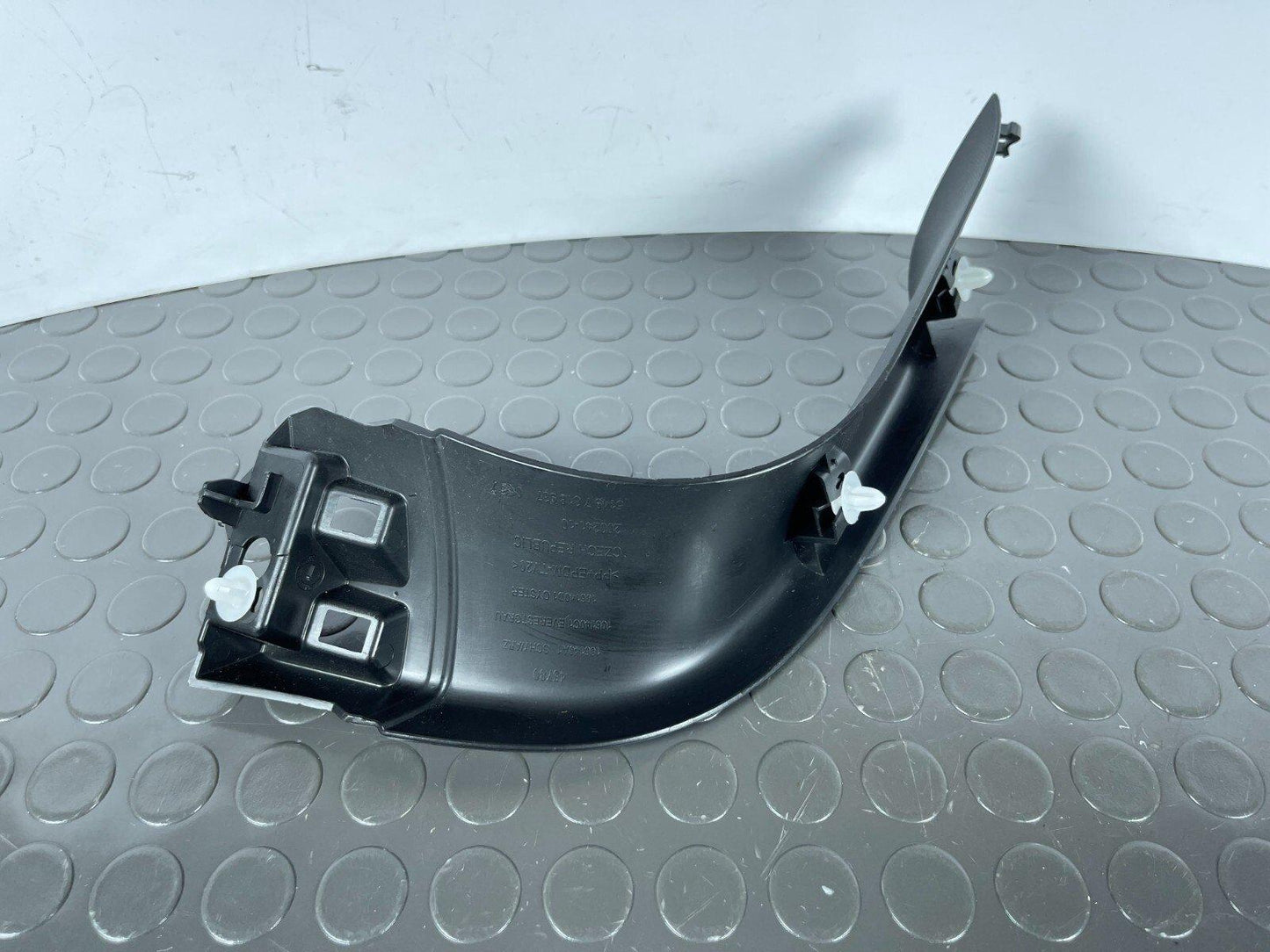 14-21 BMW 2 SERIES GRAN TOURER F45 F46 TAILGATE LEFT SIDE TRIM PANEL 7318937