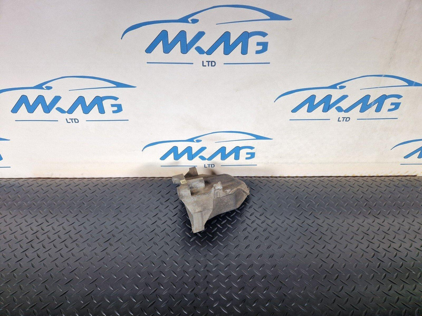 14-21 MERCEDES C CLASS W205 OM651.921 LEFT N/S ENGINE MOUNT BRACKET A6512234204