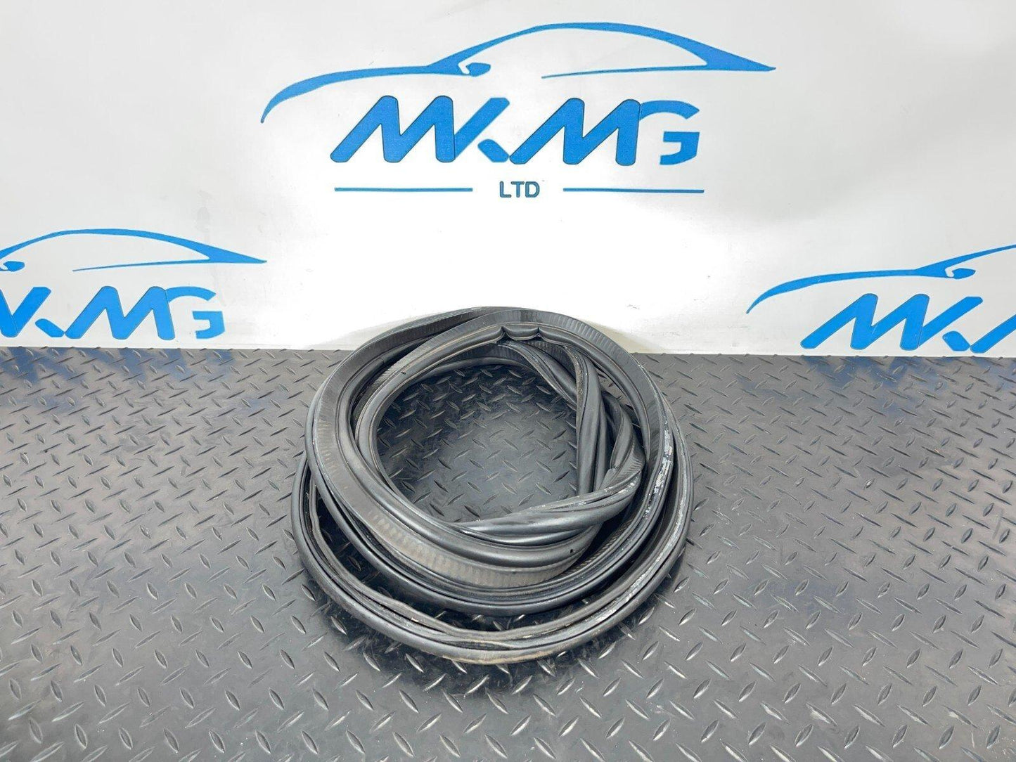BMW 3 SERIES F31 GASKET SEAL RUBBER TAILGATE BOOTLID TRUNK 7263092