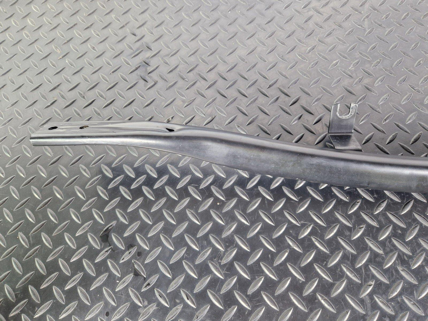 12-17 AUDI Q5 S-LINE GENUINE OEM FRONT BUMPER REINFORCEMENT BRACE BAR 8R0805629G