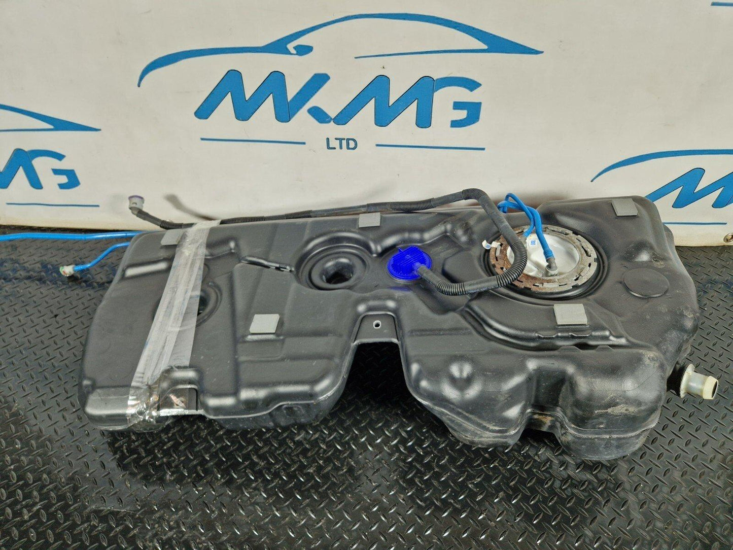 14-21 BMW 2 SERIES F45 F46 GENUINE DIESEL FUEL TANK & PUMP  7300382 53L 7300483