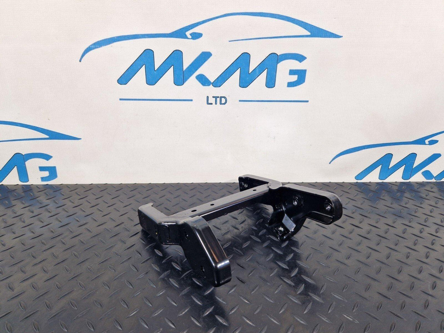 12-18 AUDI A6 C7 STEERING COLUMN MOUNTING BRACKET 8K2419250