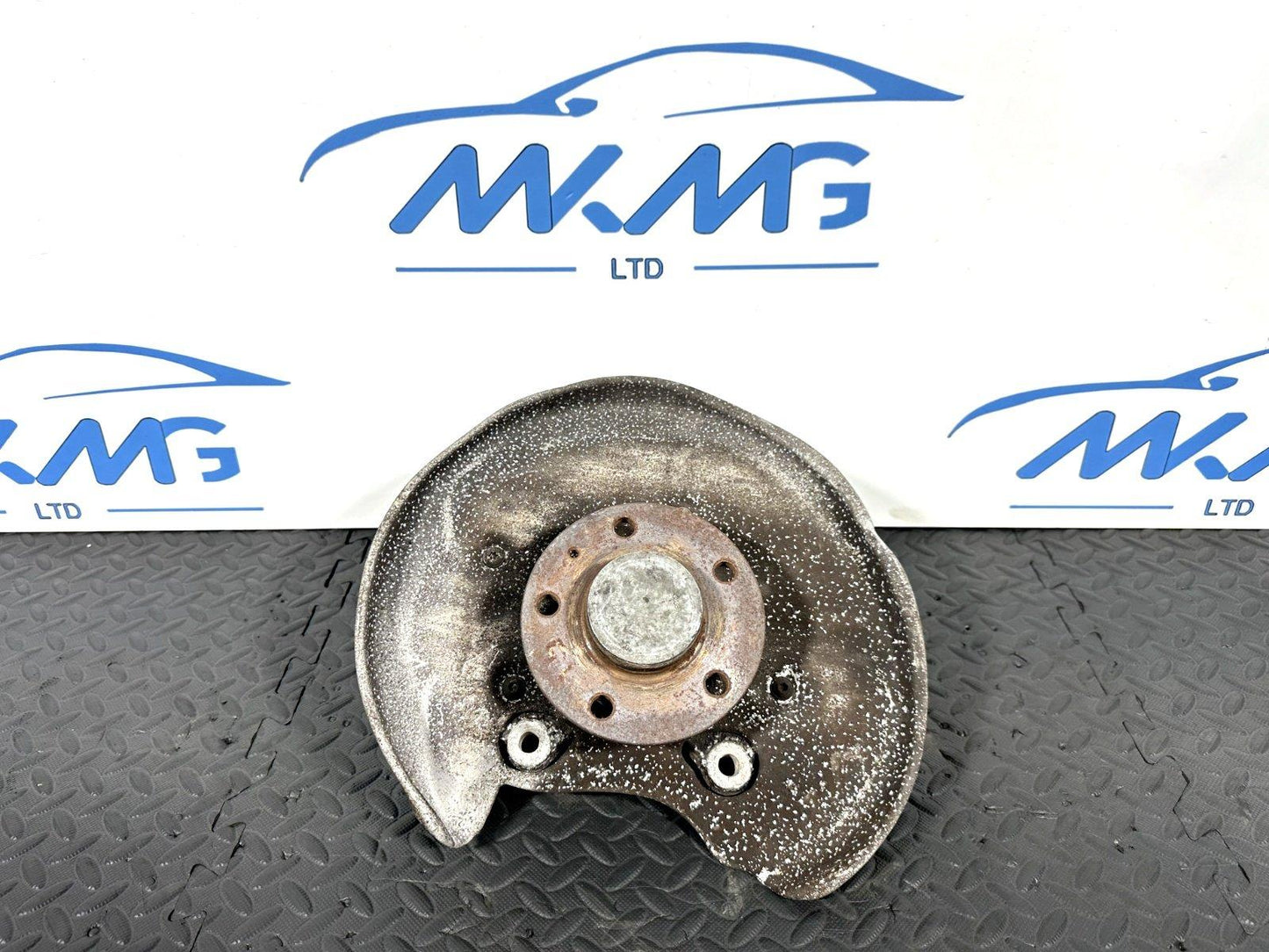 16-19 AUDI A4 B9 S-LINE GENUINE REAR LEFT N/S WHEEL HUB & BEARING 8W0505431S