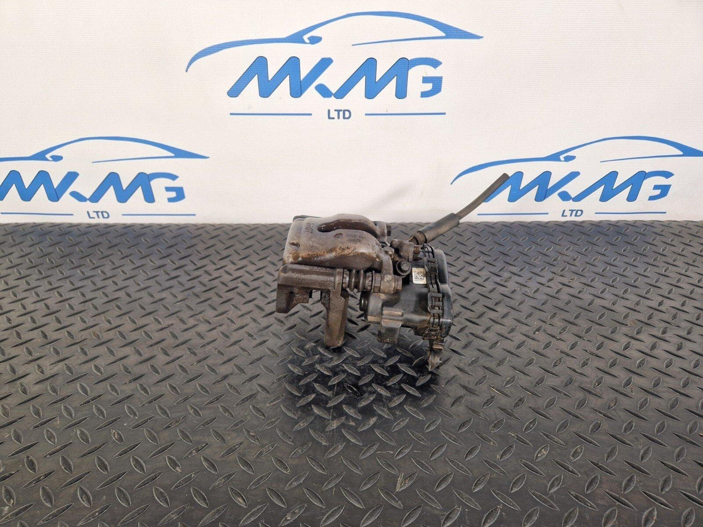 14-20 MERCEDES BENZ GLA X156 GENUINE REAR RIGHT O/S BRAKE CALIPER A2464232498