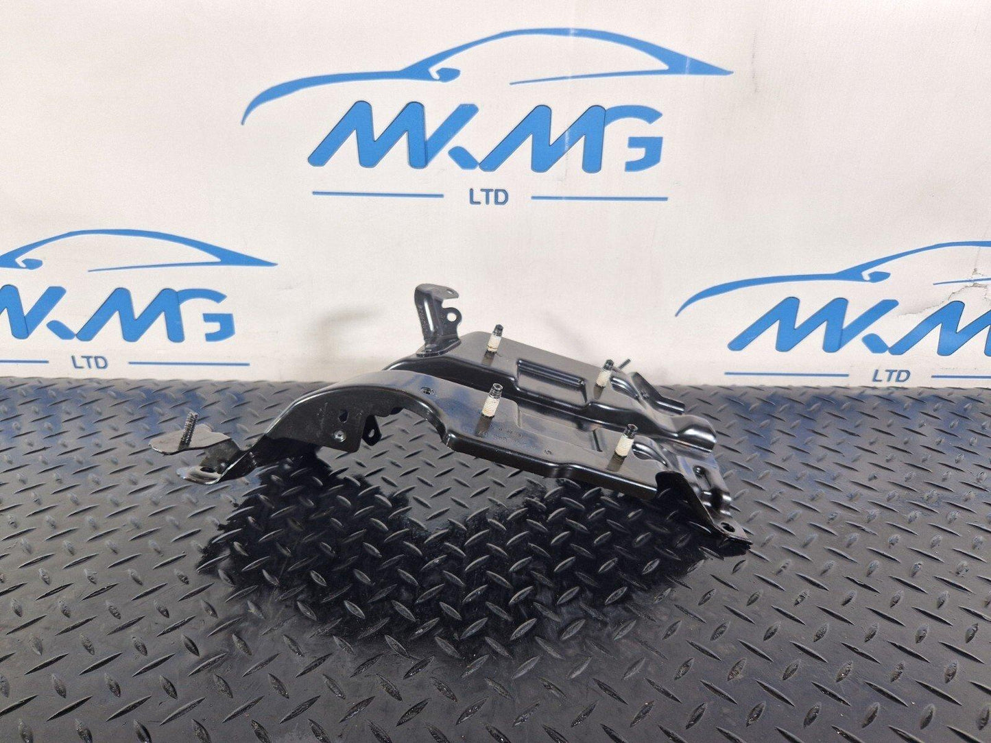 19-ON MERCEDES BENZ CLA C118 ENGINE BAY SUPPORT BRACKET A2475450700