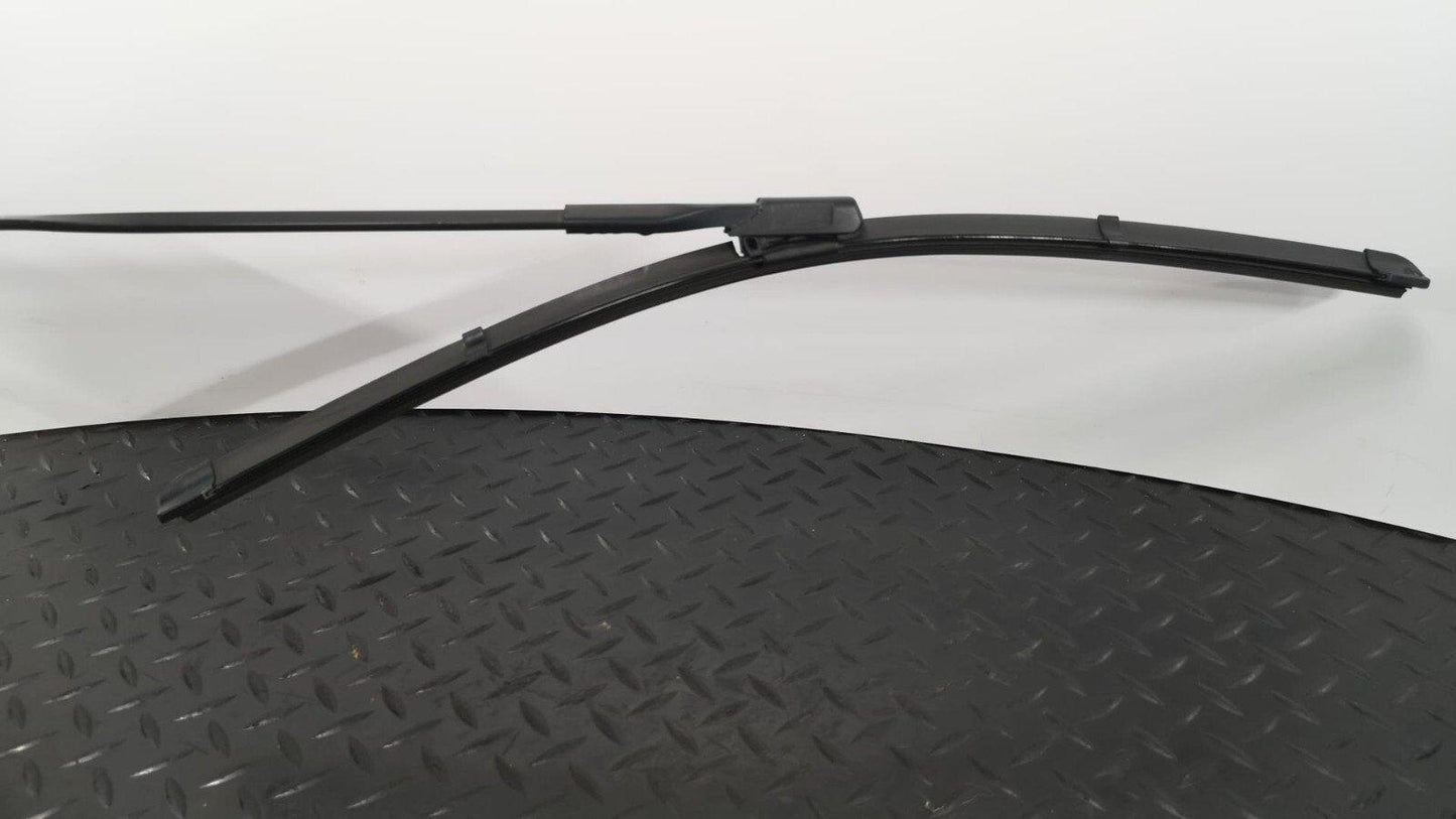 MERCEDES A-CLASS W177 V177 FRONT LEFT PASSENGER SIDE WINDSCREEN WIPER ARM *B114