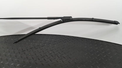 MERCEDES A-CLASS W177 V177 FRONT LEFT PASSENGER SIDE WINDSCREEN WIPER ARM *B114