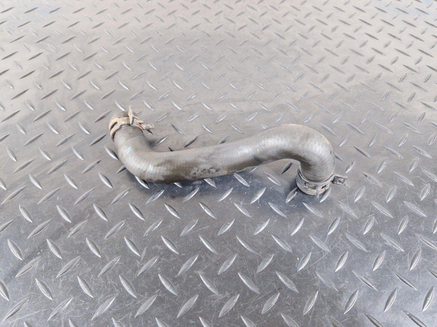 13-19 MERCEDES BENZ CLA C117 AMG GENUINE COOLANT HOSE PIPE A2465010458
