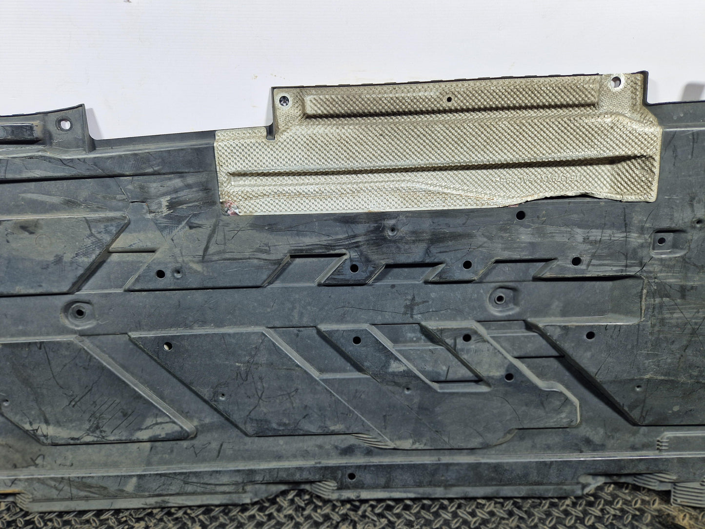 MERCEDES B CLASS W247 RIGHT O/S SIDE UNDERBODY COVER A2476800505 A1776808803