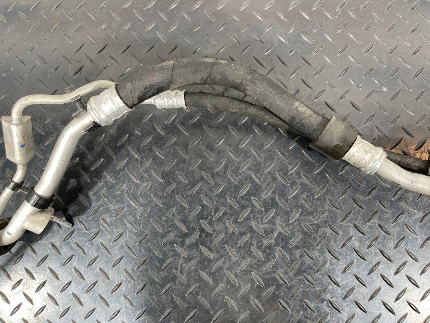 14-21 MERCEDES BENZ C300h W205 A/C AIR CONDITIONING PIPES  A2058304702