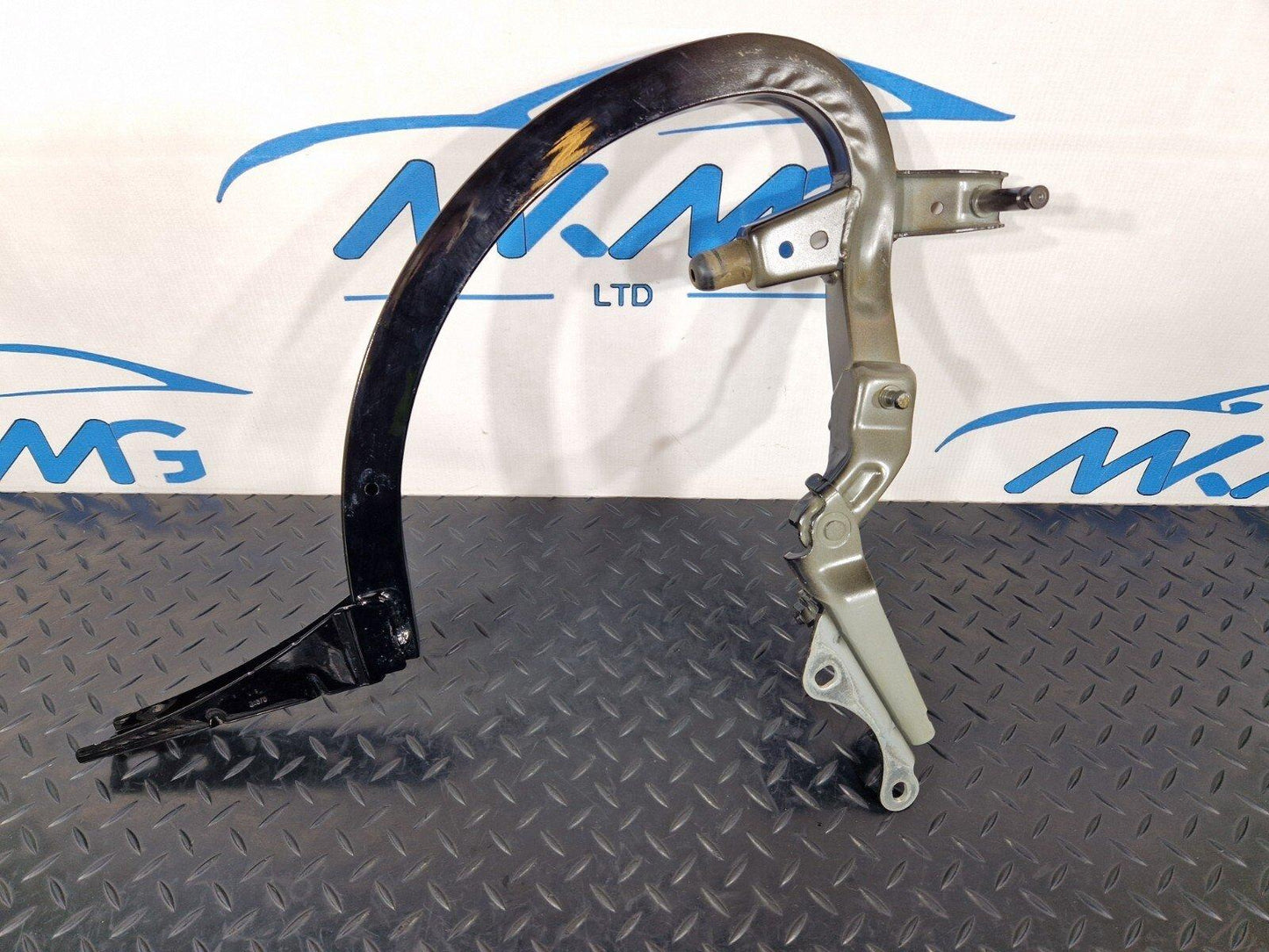 12-18 AUDI A6 C7 TAILGATE BOOT LID HINGE LEFT PASSENGER SIDE IN BLACK 4G5827301B