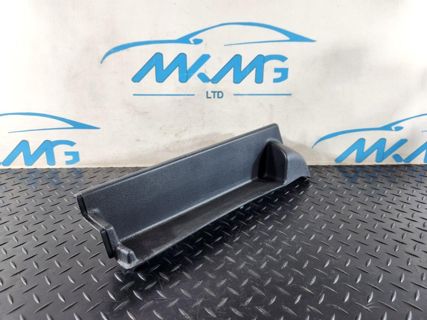 19-ON MERCEDES BENZ B CLASS W247 FRONT RIGHT SEAT GUIDE RAIL COVER A2479190200