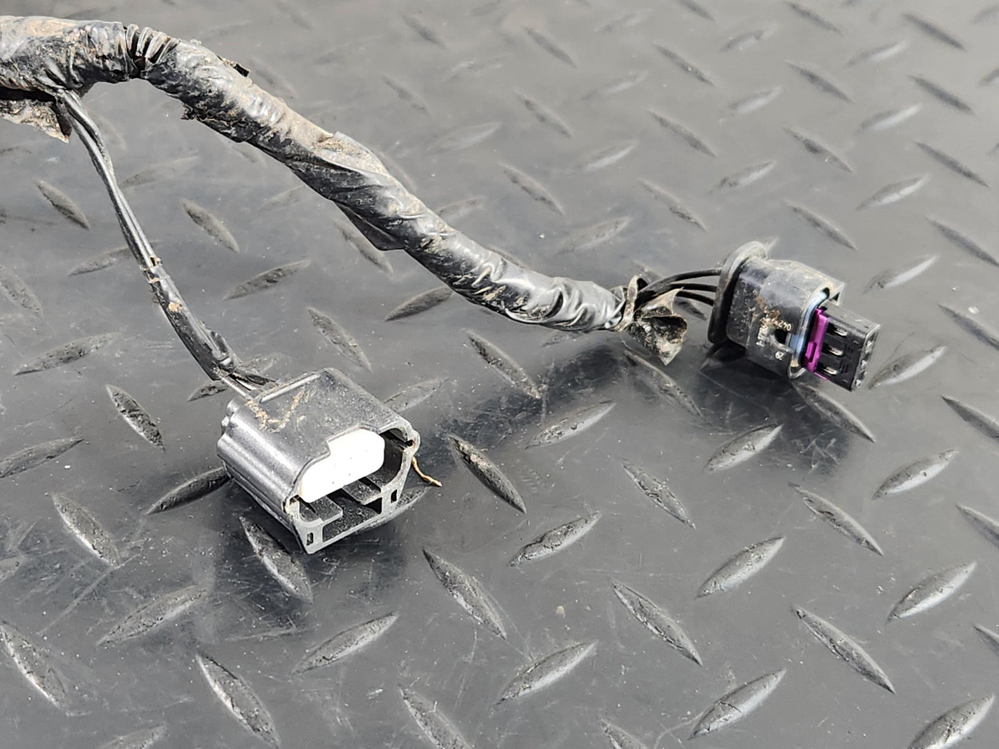 Range Rover Evoque L551 Genuine Rear Parking Sensor Wiring K8D2-15B484-AC