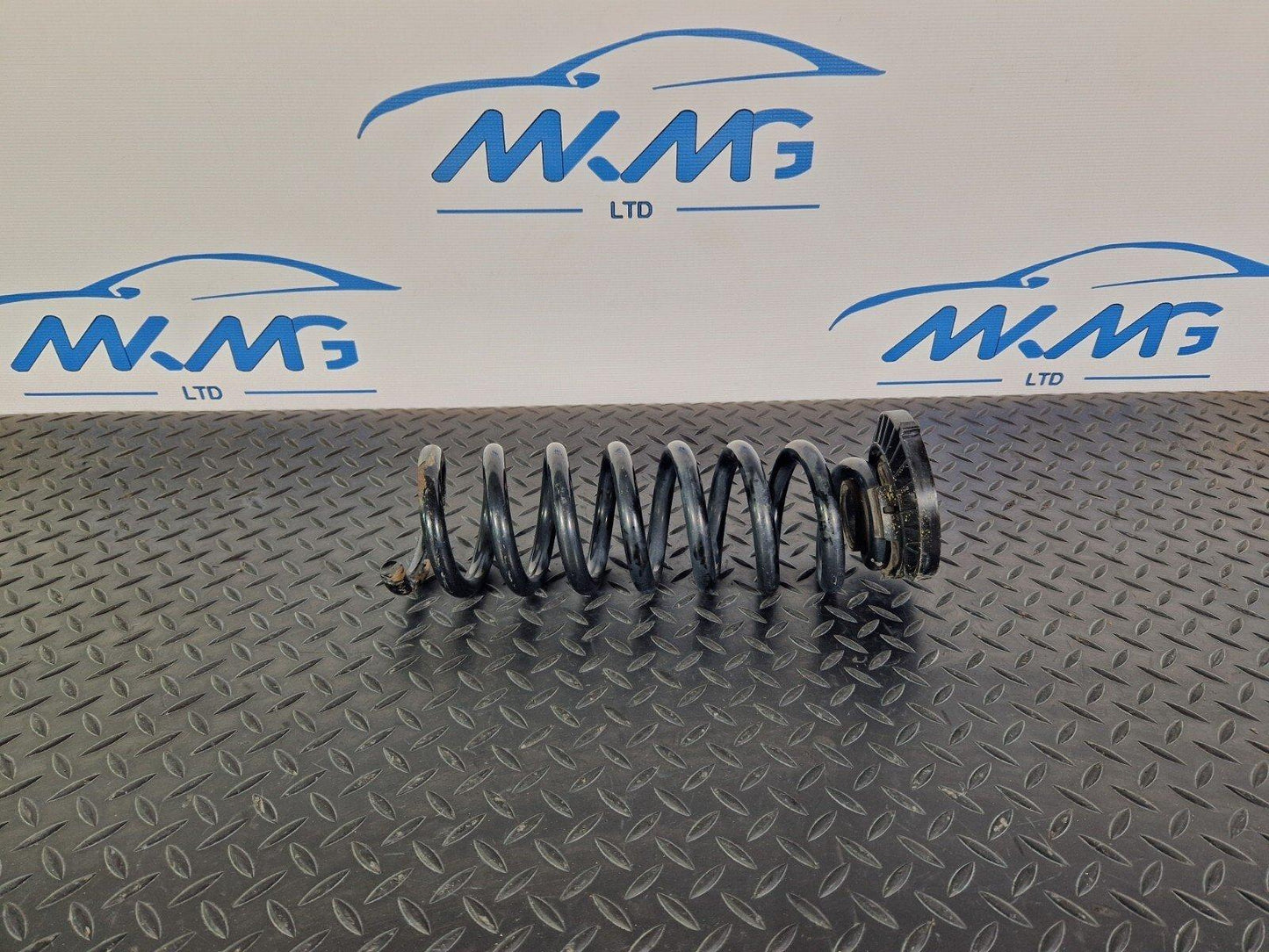14-21 MERCEDES BENZ C200d W205 REAR COIL SPRING FITS LEFT & RIGHT A2053240204