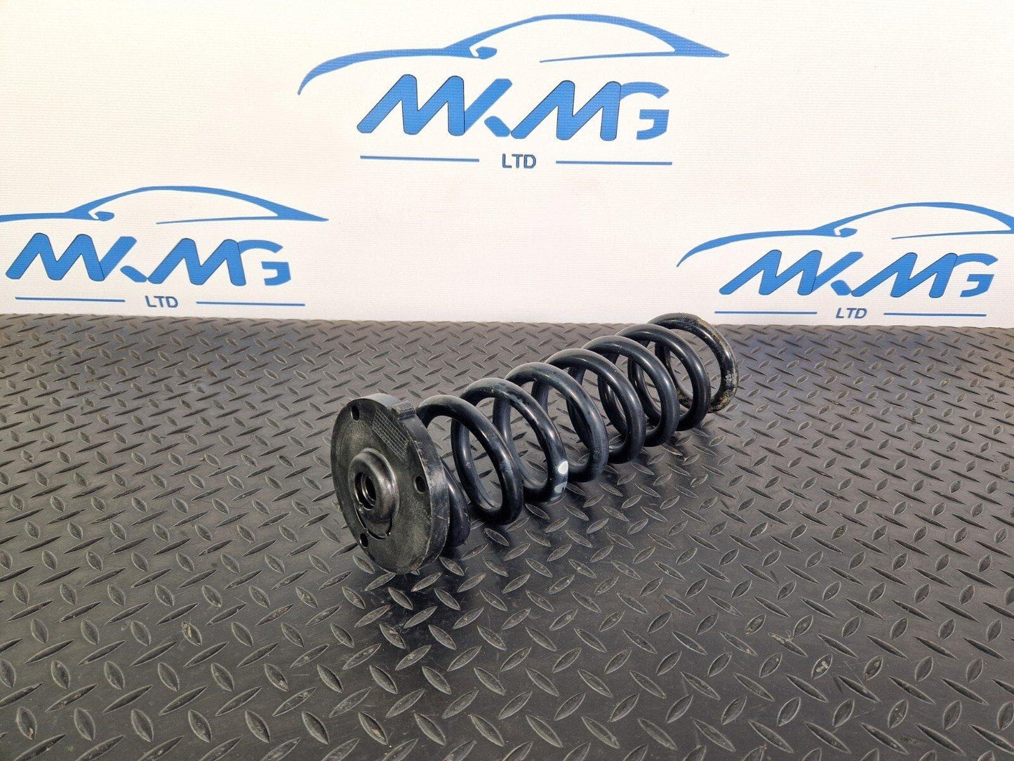 14-21 MERCEDES BENZ C200d W205 REAR COIL SPRING FITS LEFT & RIGHT A2053240204
