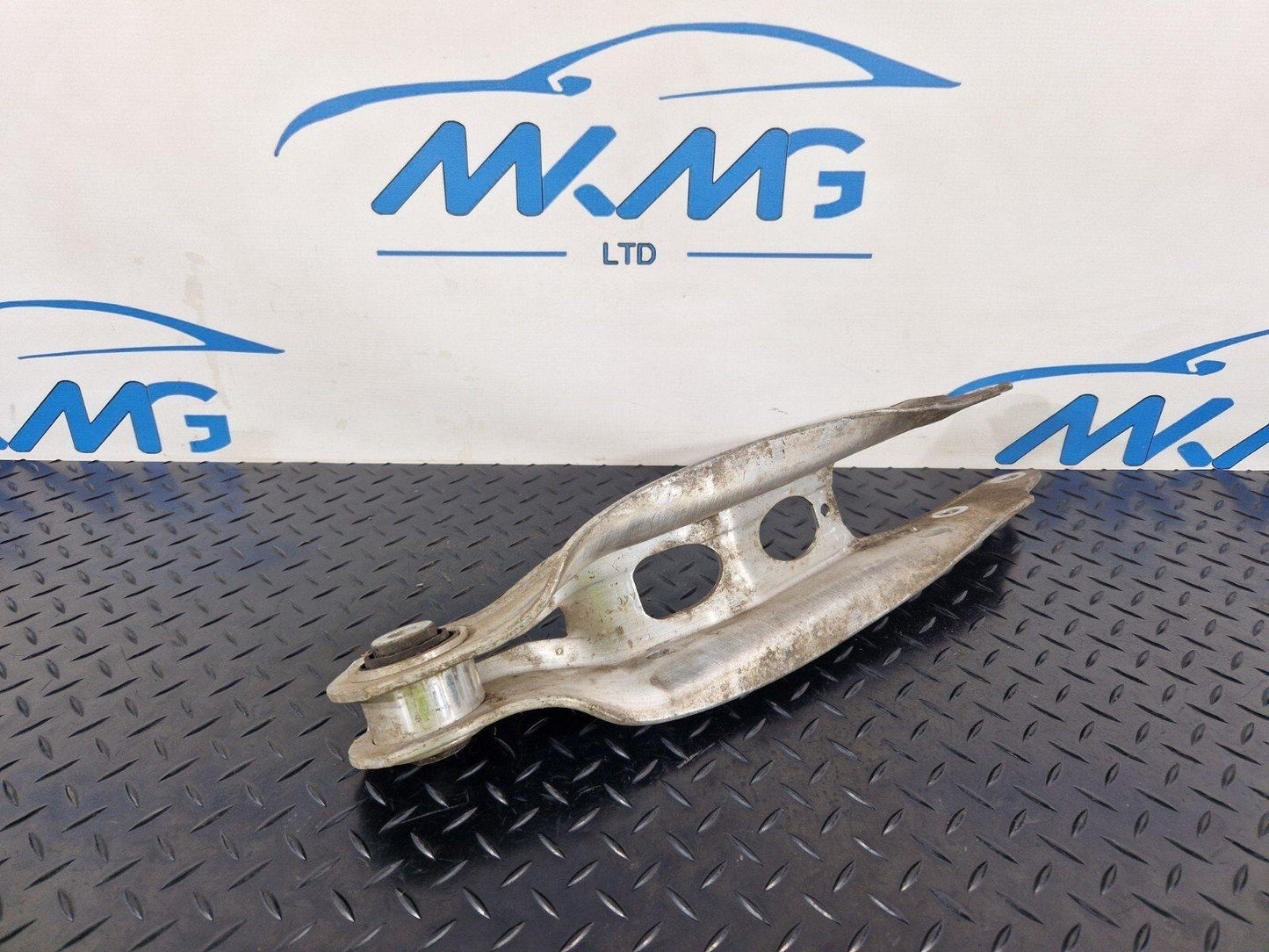16-19 AUDI A4 B9 GENUINE REAR RIGHT OR LEFT SIDE LOWER CONTROL ARM 8W0505311H