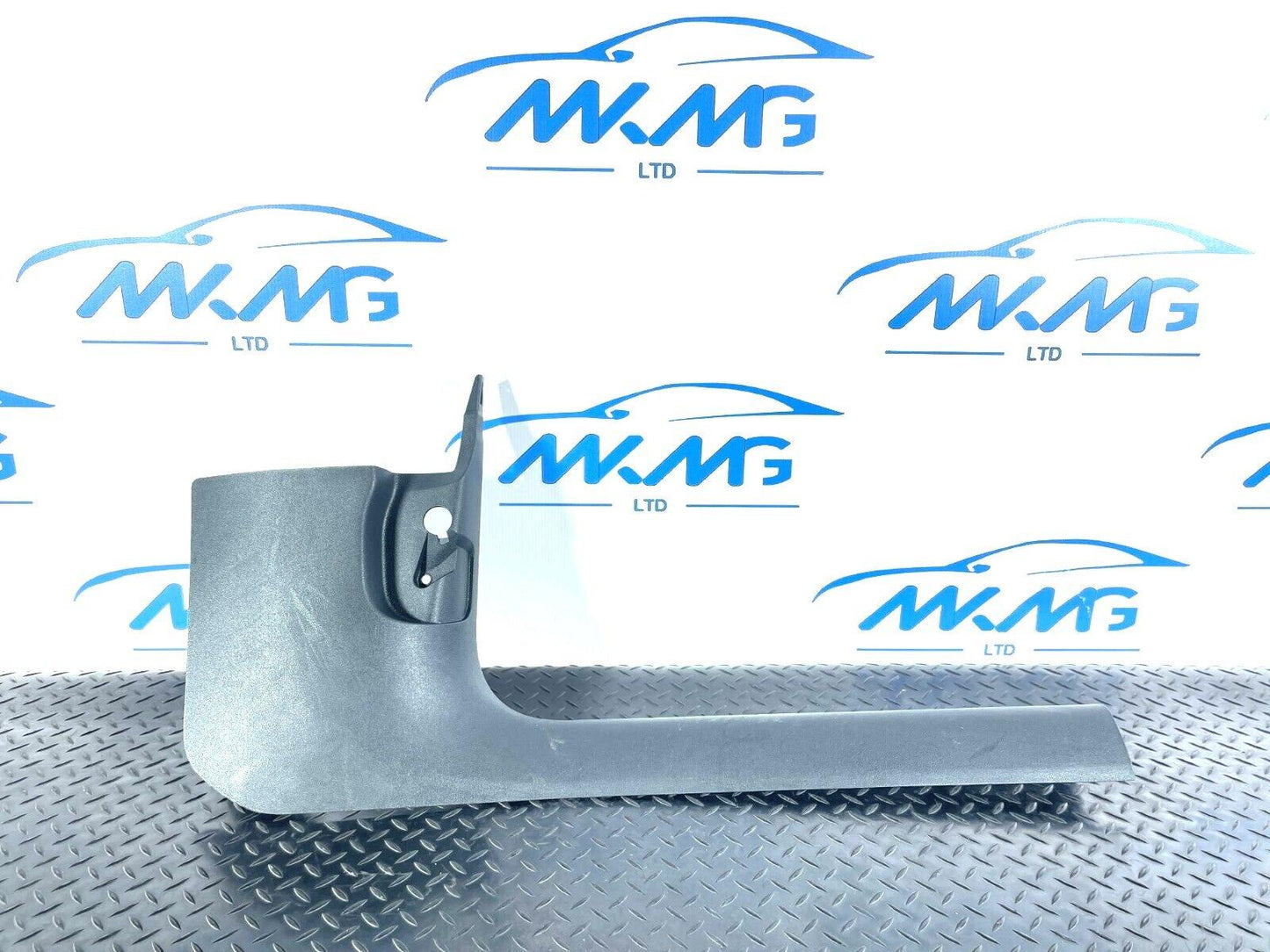 16-19 AUDI A4 B9 GENUINE DRIVERS SIDE LOWER PLASTIC TRIM PANEL 8W2867272A