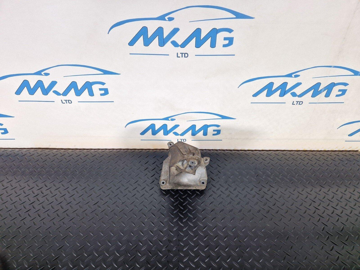 14-21 MERCEDES C CLASS W205 OM651.921 LEFT N/S ENGINE MOUNT BRACKET A6512234204