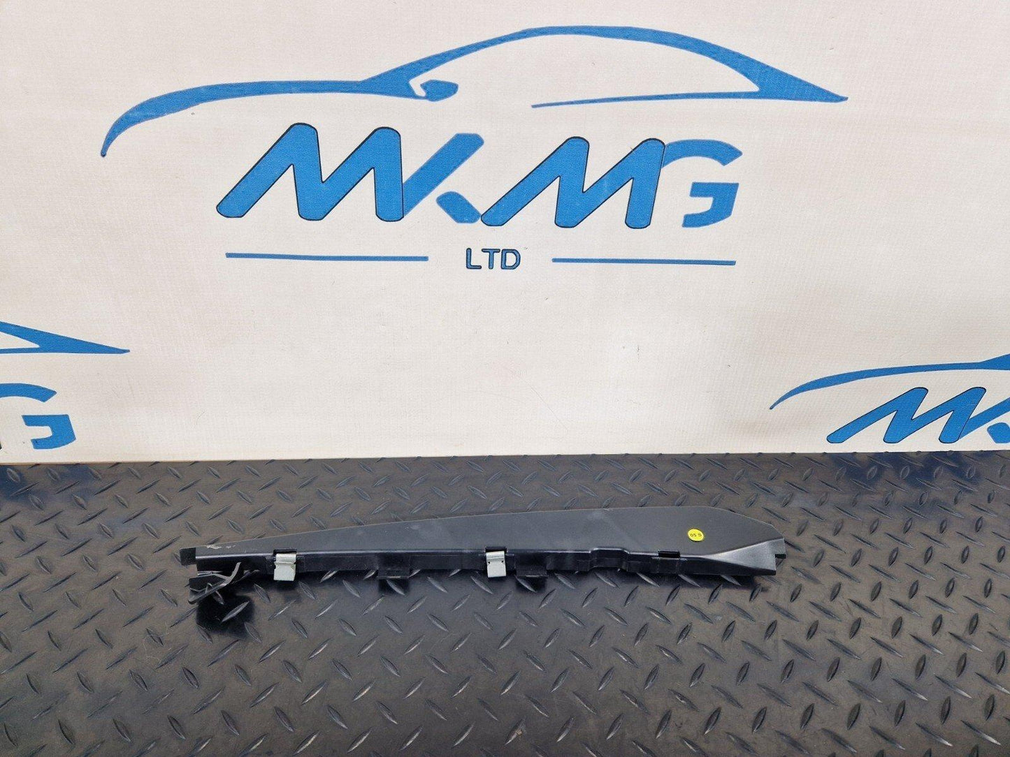 16-23 AUDI A5 F5 SPORTBACK FRONT DOOR SEAL BRACKET 8W8837152