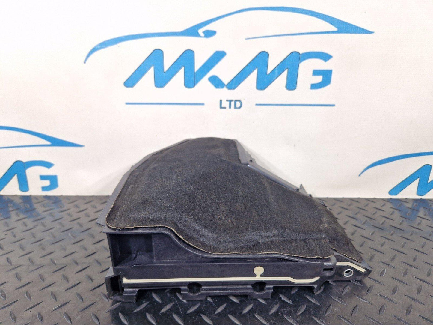 20-24 BMW 1 SERIES F40 GENUINE ENGINE CONTROL UNIT ECU HOLDER BRACKET 8581370