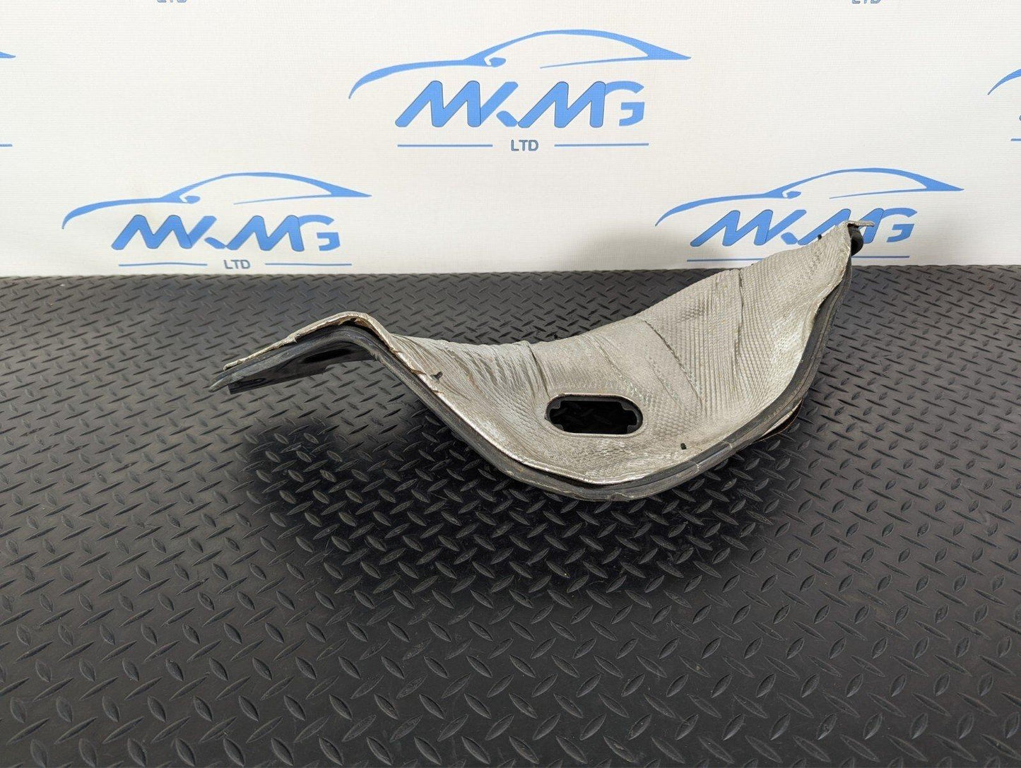 16-19 AUDI A4 B9 GENUINE OEM BULKHEAD FIREWALL HEAT PROTECTION SHIELD 8W0819523C