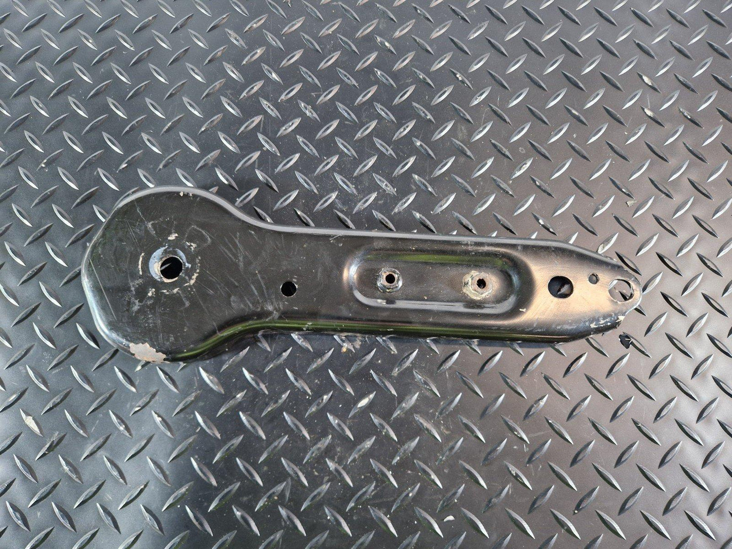 19-ON RANGE ROVER EVOQUE L551 REAR SUSPENSION MOUNT BRACKET K8D25A364AB