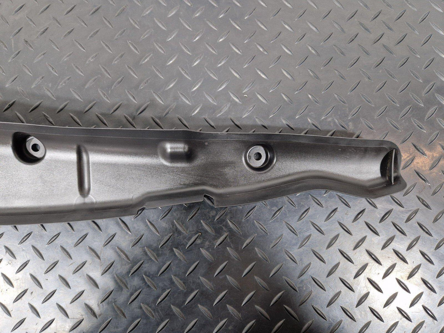 16-19 AUDI A4 B9 GENUINE FRONT LEFT SIDE WING FENDER COVER 8W0821111