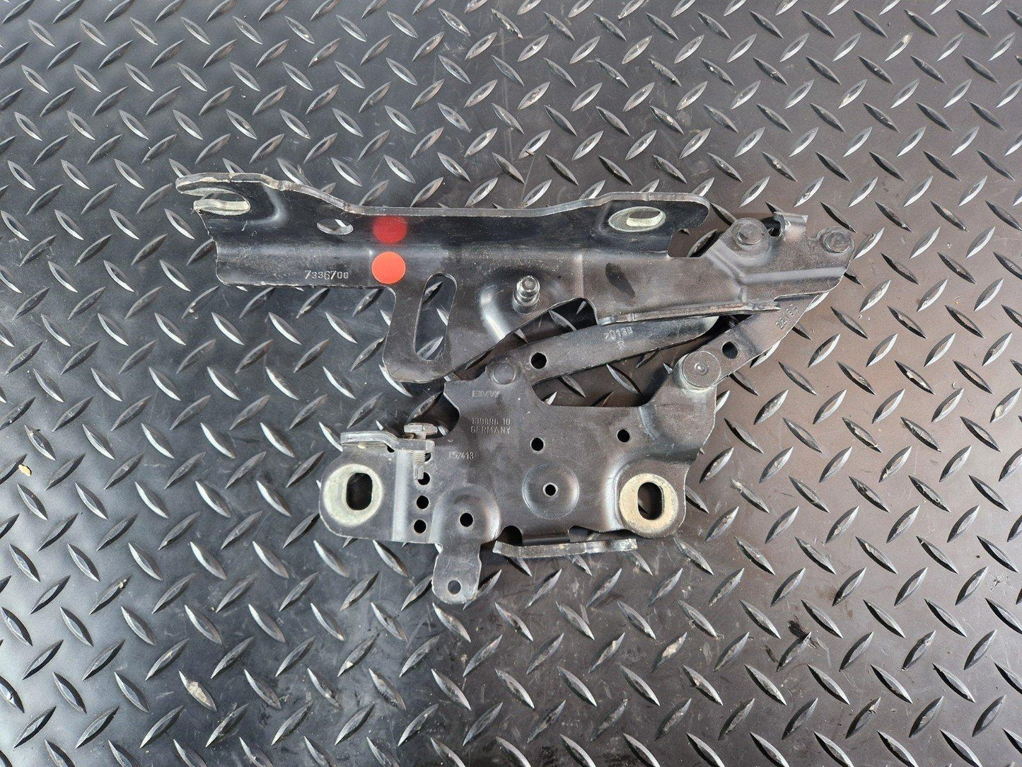 BMW 5 SERIES F10 GENUINE RIGHT O/S BONNET HOOD HINGE 13389610