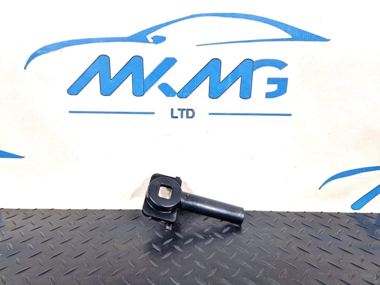 12-18 AUDI A6 C7 GENUINE COOLANT REGULATOR SUPPORT 4G0805201